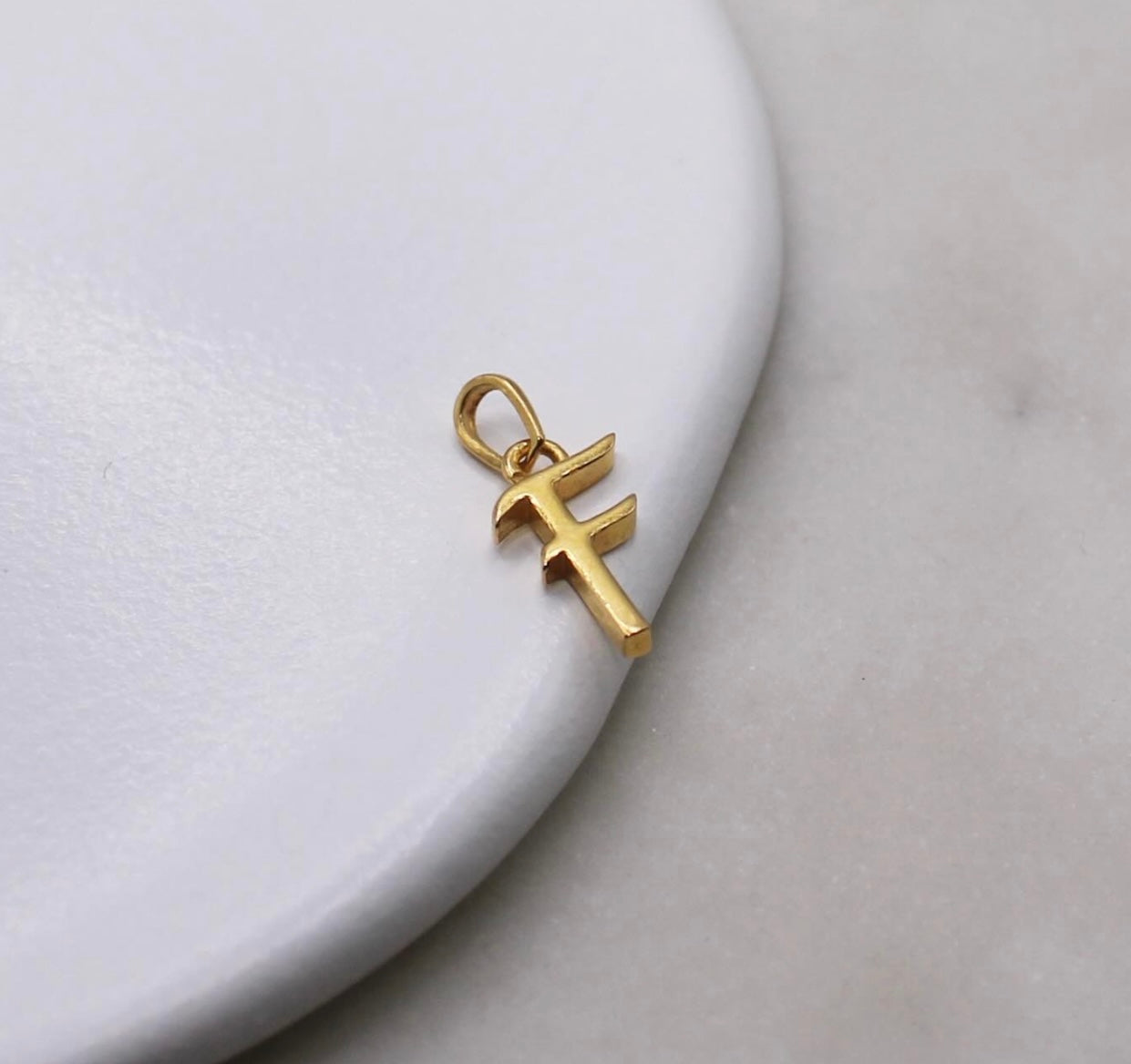 22carat Initial ‘F’ Pendant