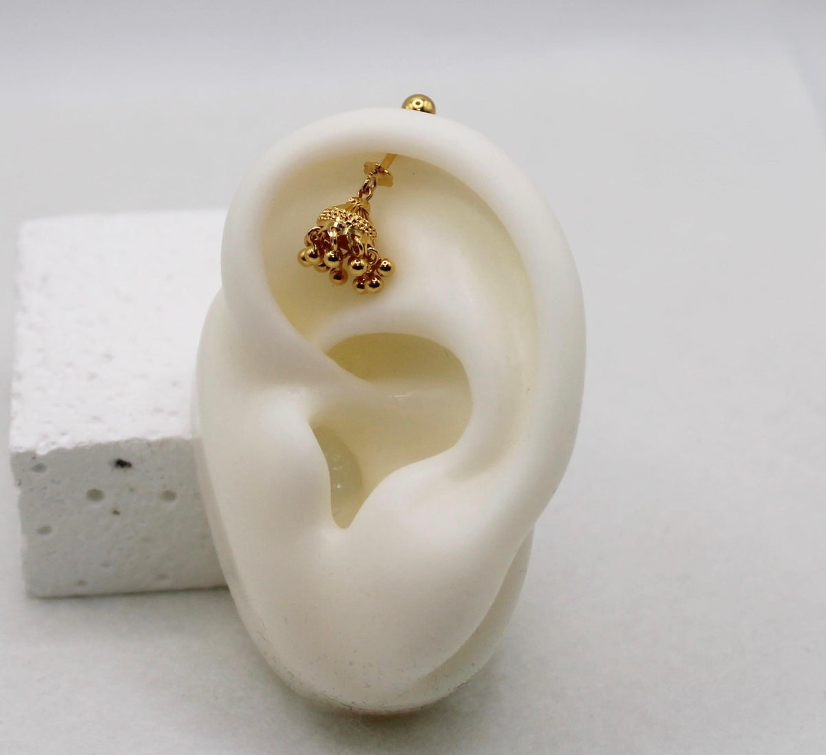 Jhumka Vertical Helix Stud