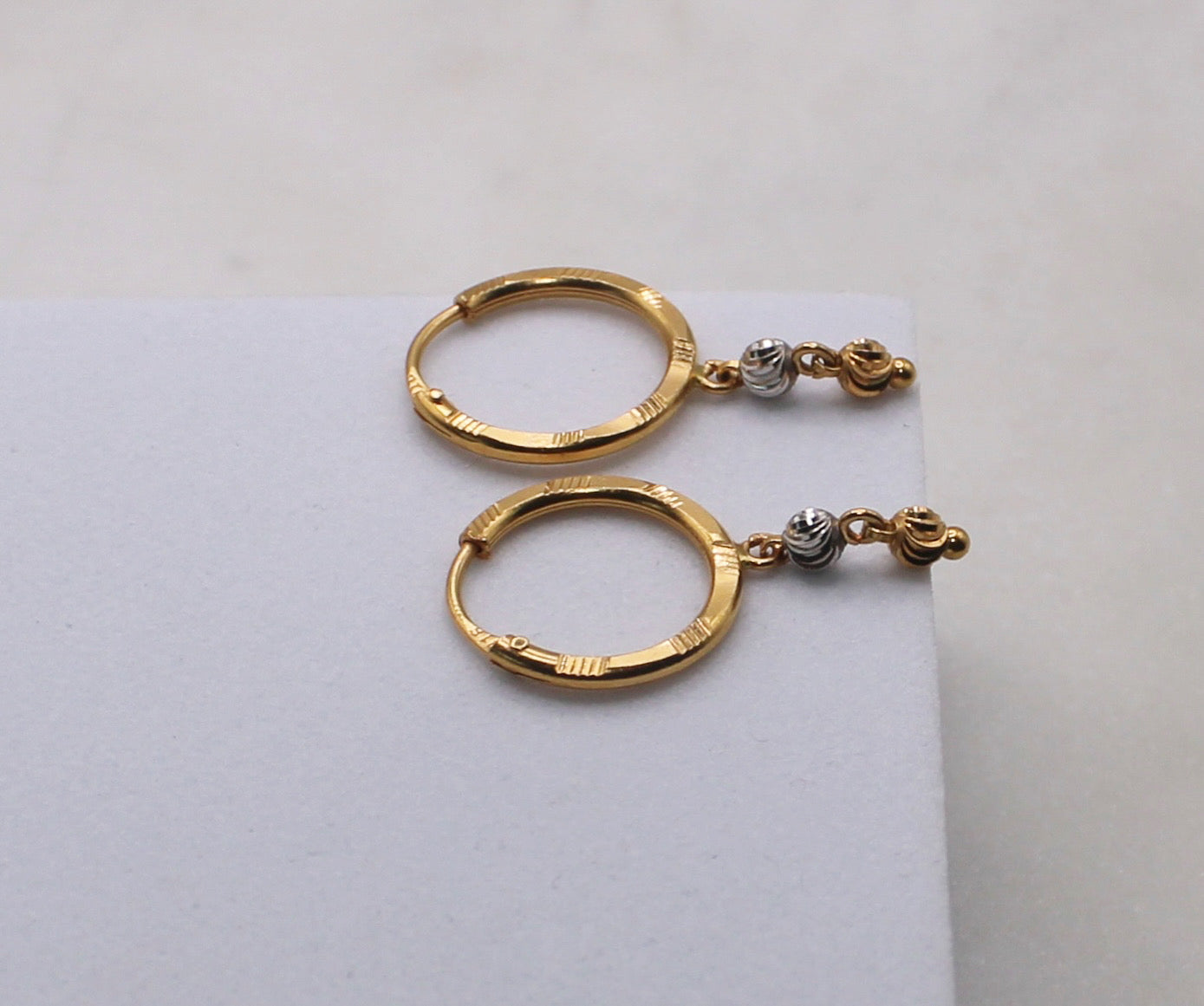 Simple Drop Hoops | 22carat