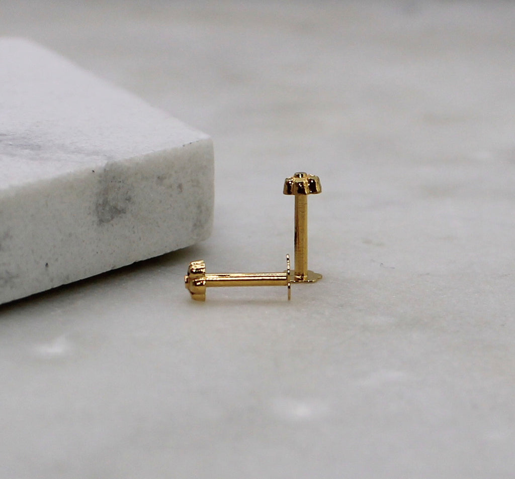 2.5mm Flower Studs