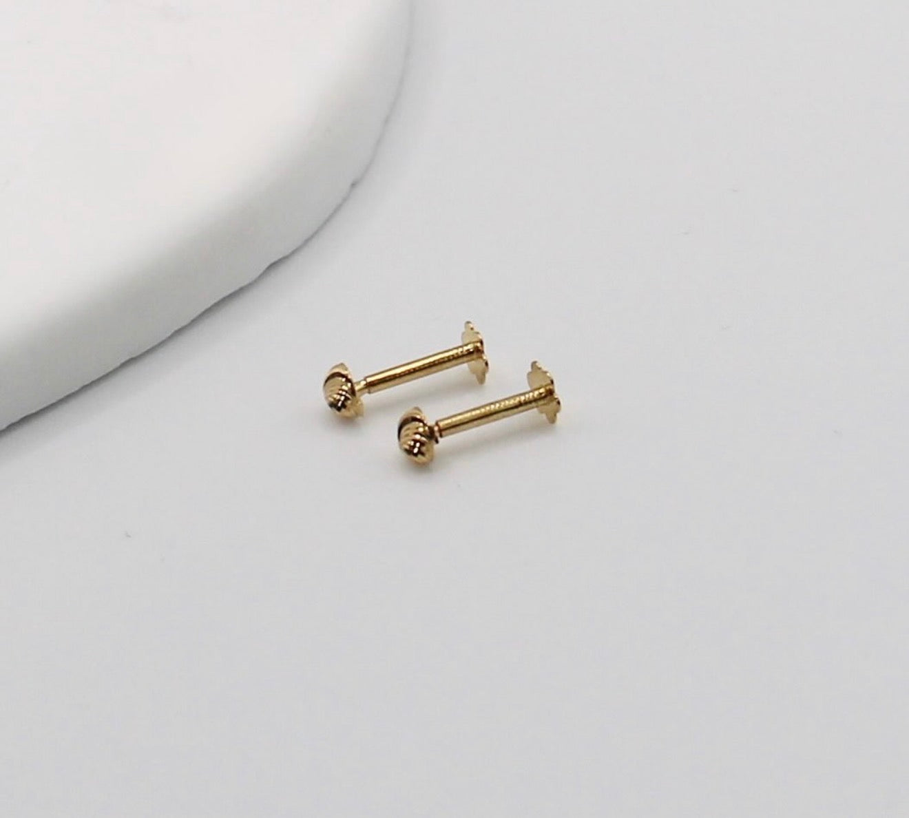 Swirly Studs | 2.8mm
