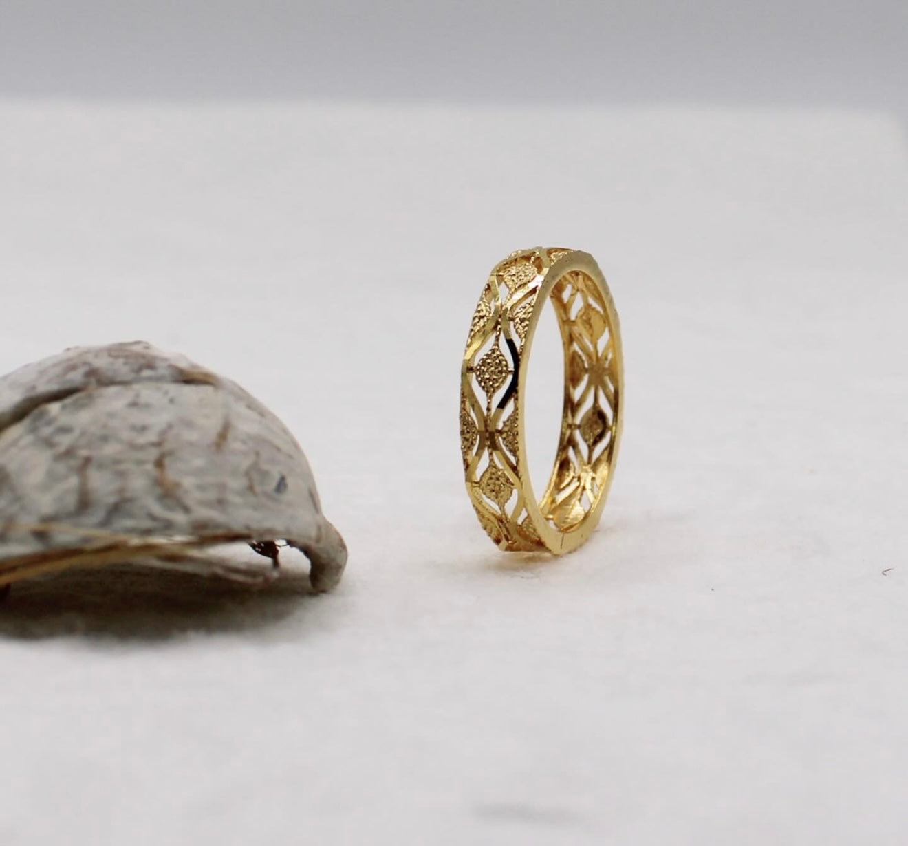 Detailed Band Ring