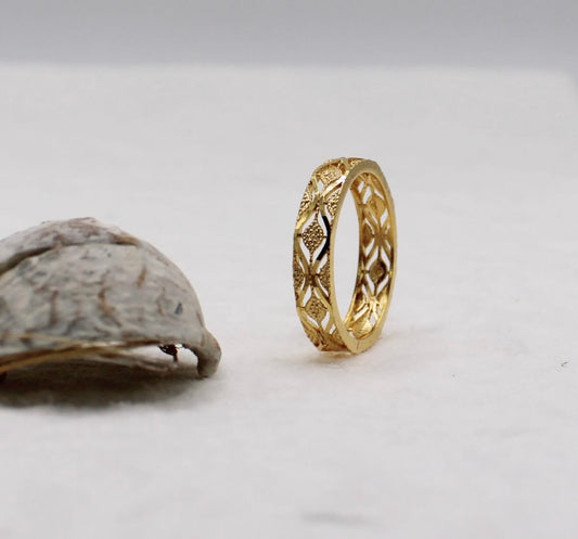 Detailed Band Ring