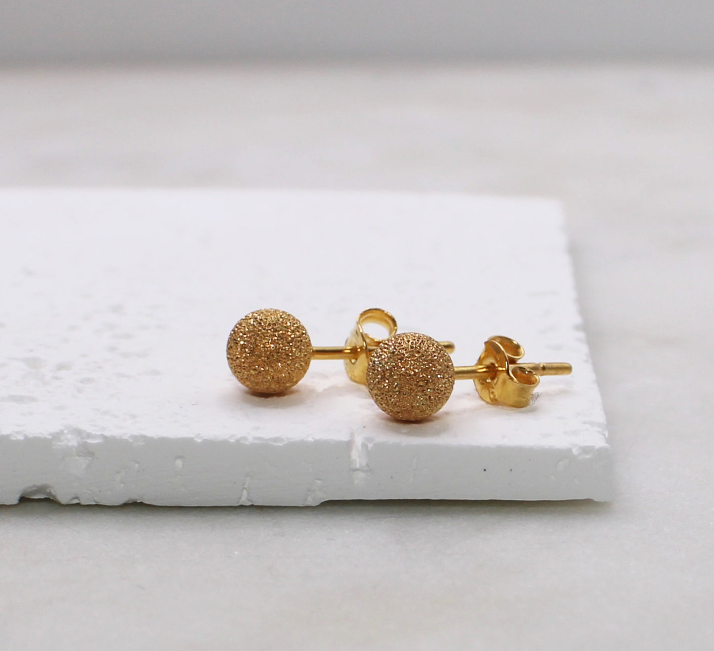 Duster-ball 22carat Studs