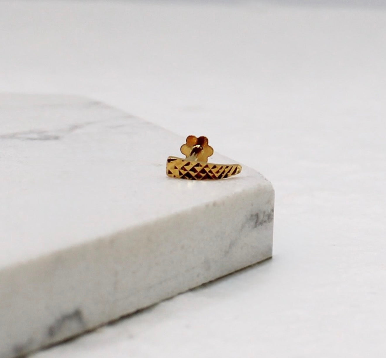 Detailed Long Stud