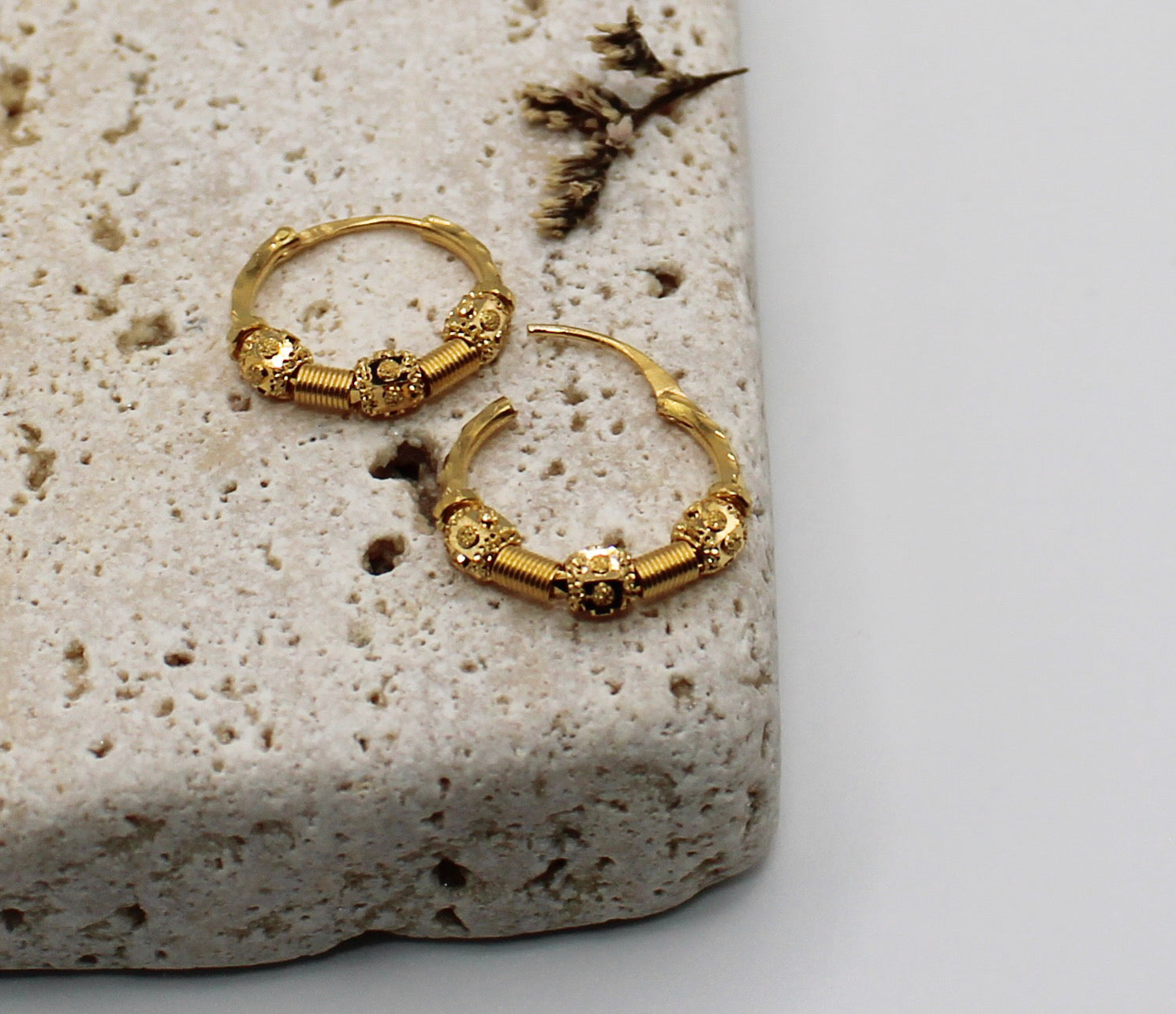 3-beaded Hoops | 22carat