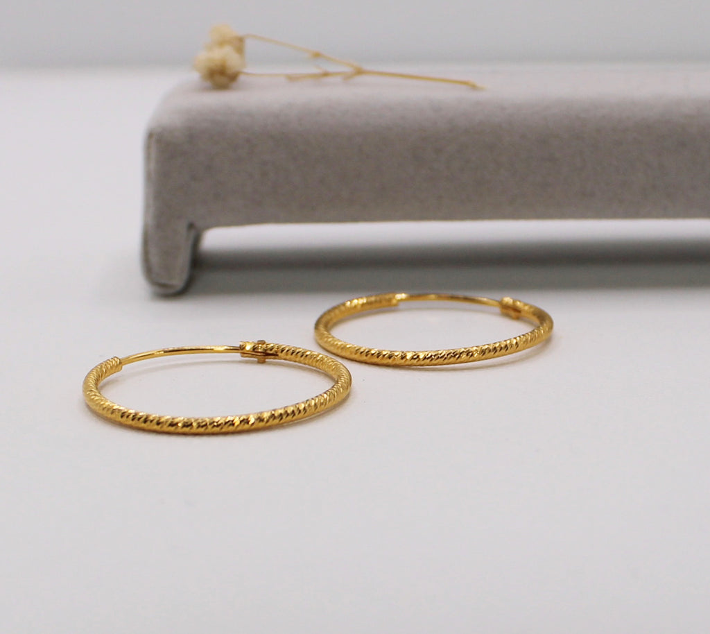 Medium Dainty Hoops