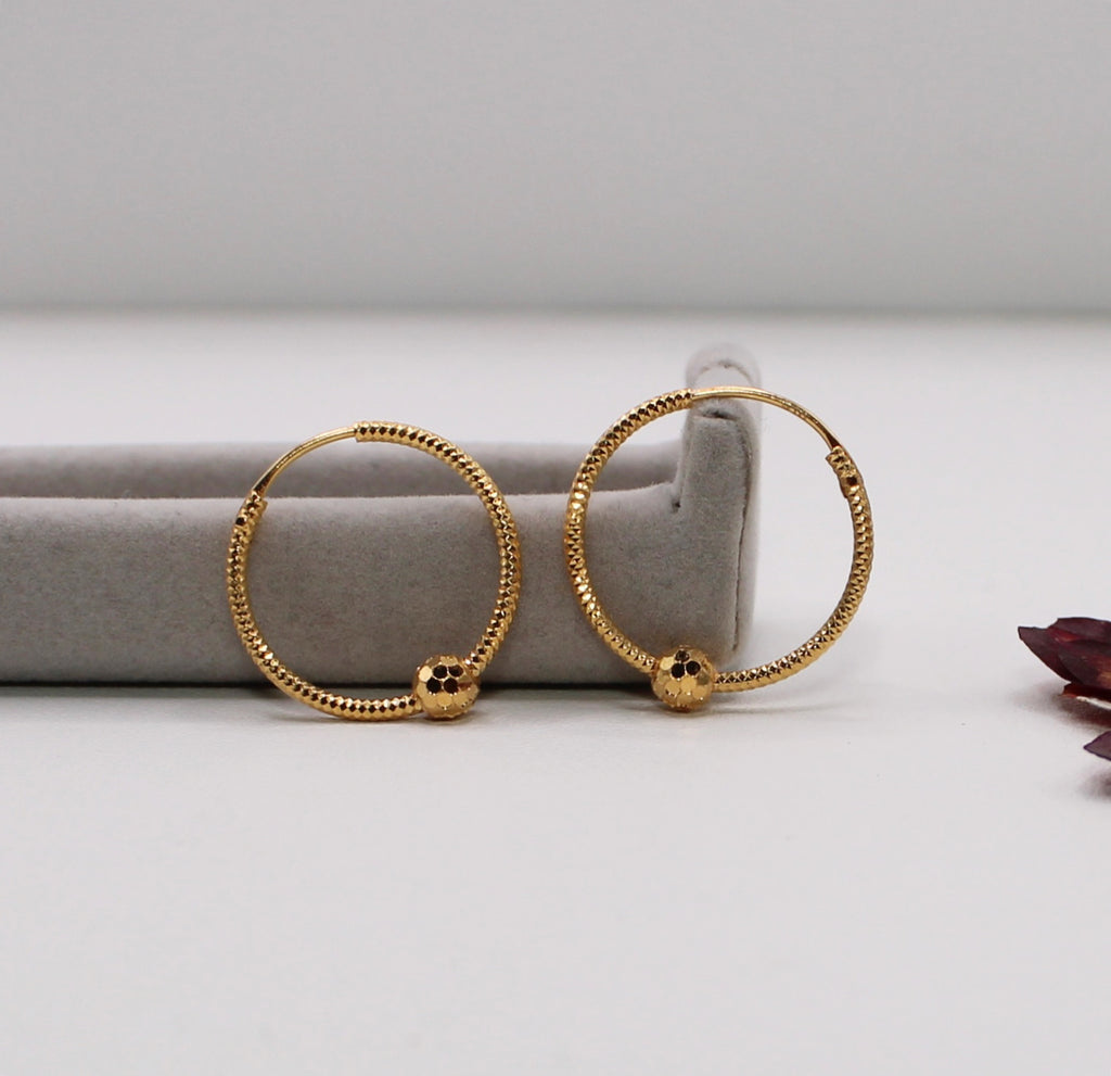Dainty Hoops | 17mm
