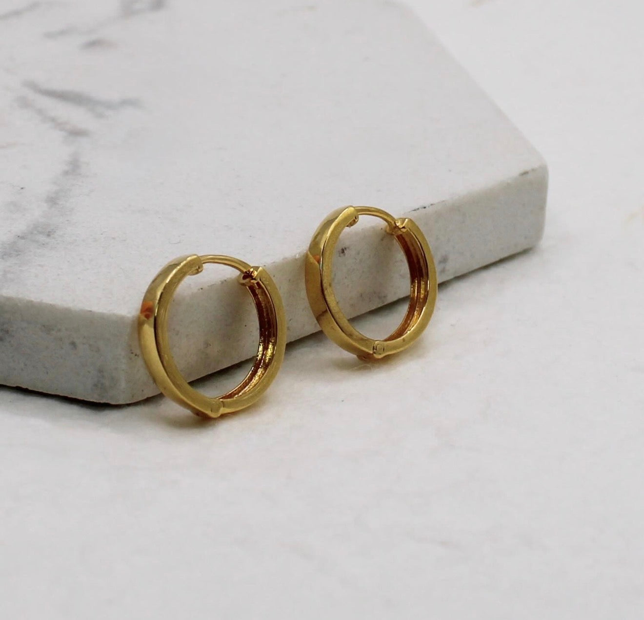 Minimal Wide Huggies | 12mm