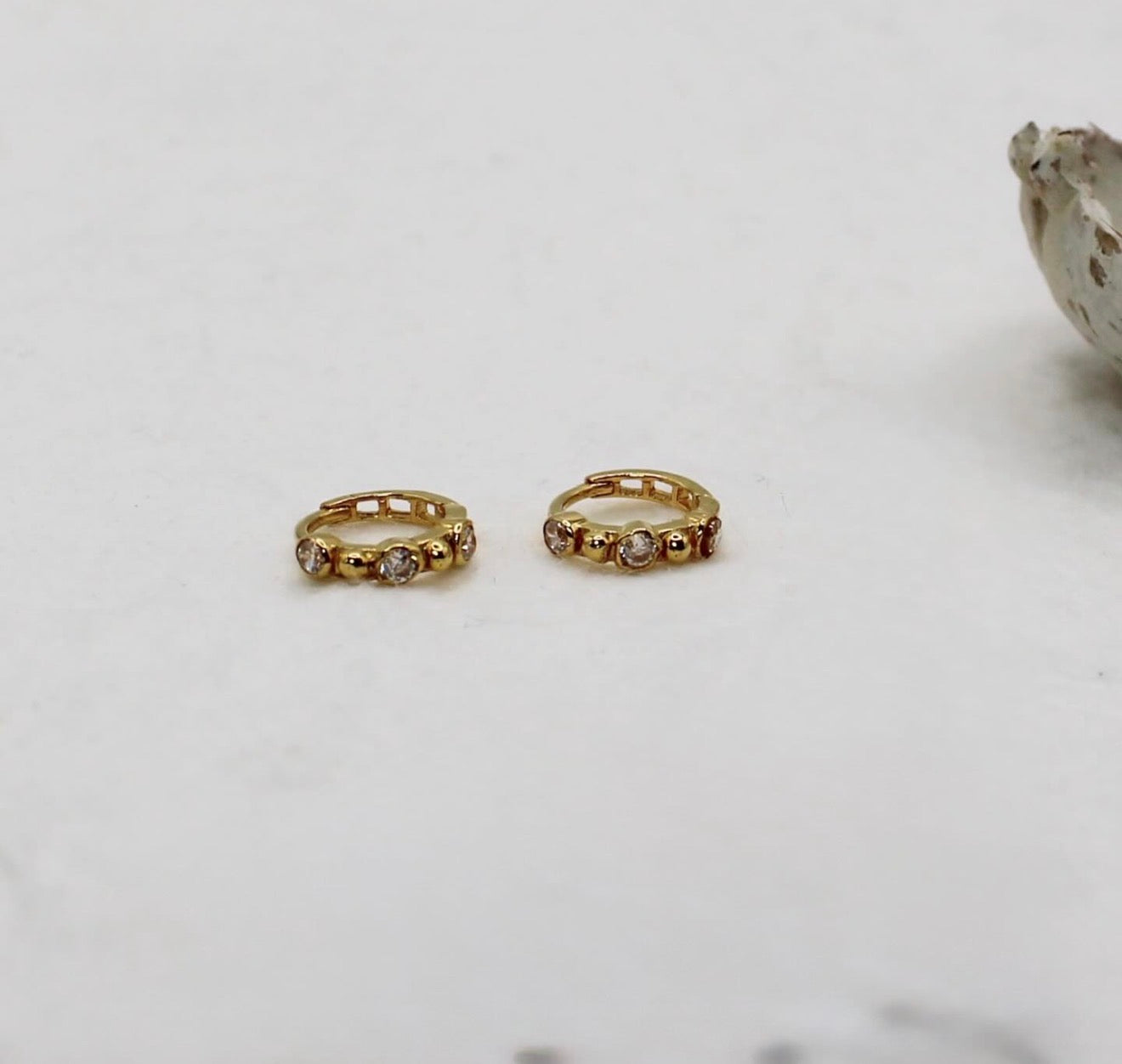 3-cubic Huggies | 7mm