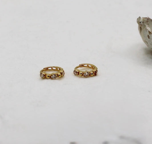 3-cubic Huggies | 7mm