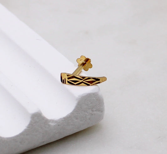 Detailed Long Stud