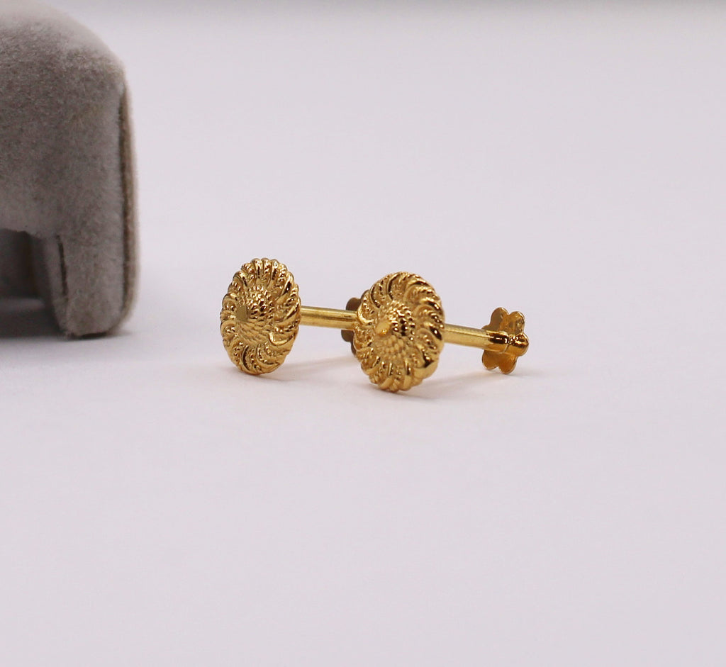 Antique-look Studs