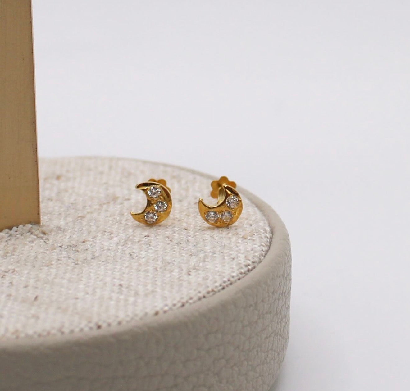 Mini Moon Studs | 4.5mm