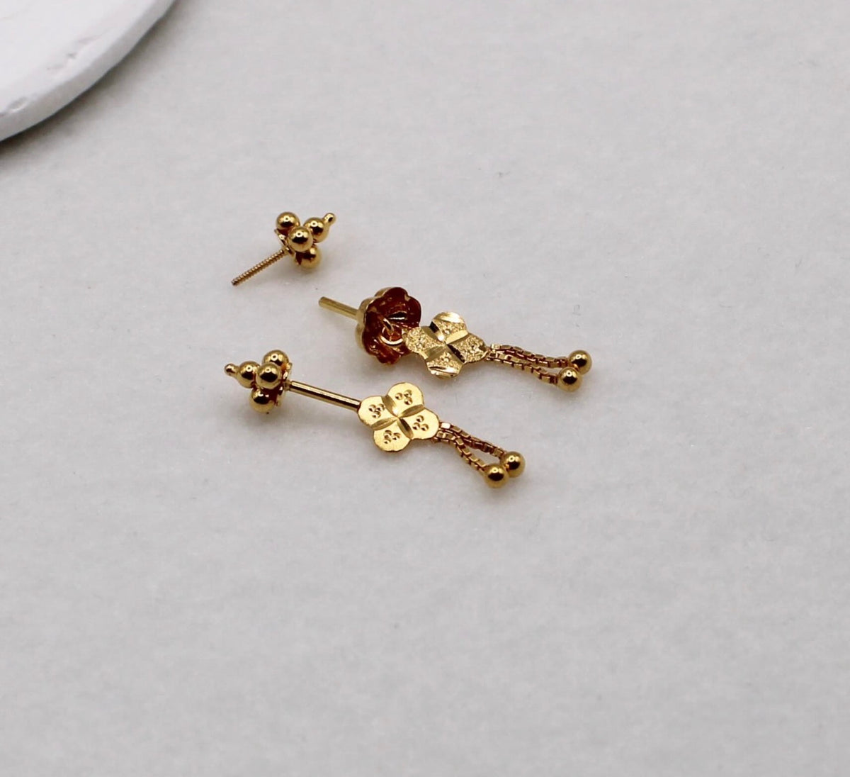 Clover Vertical Helix Stud
