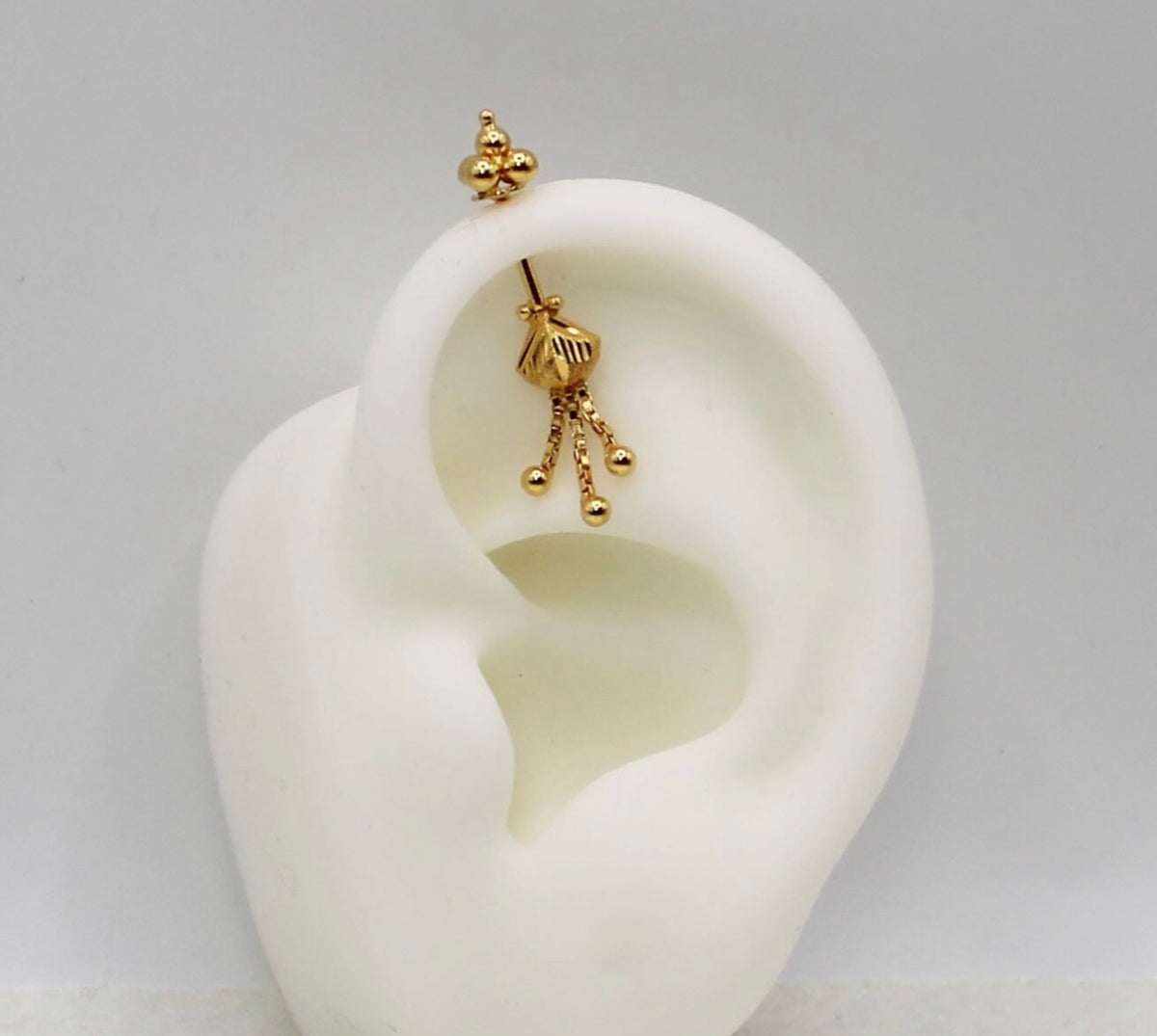 Vertical Helix Chain Stud