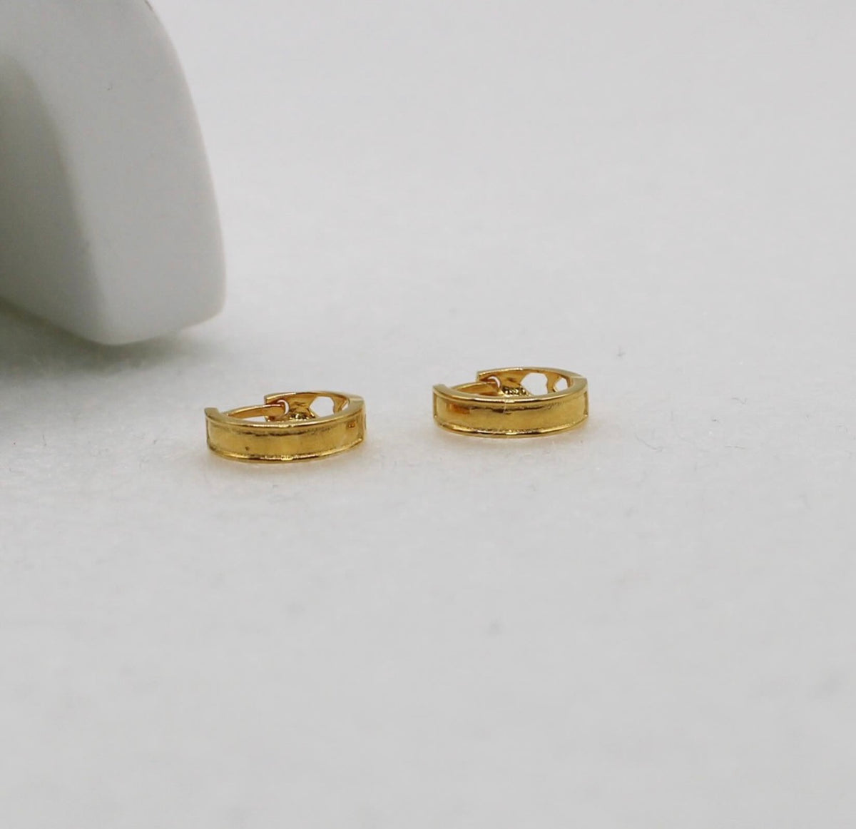 Small Huggies | 7.8mm