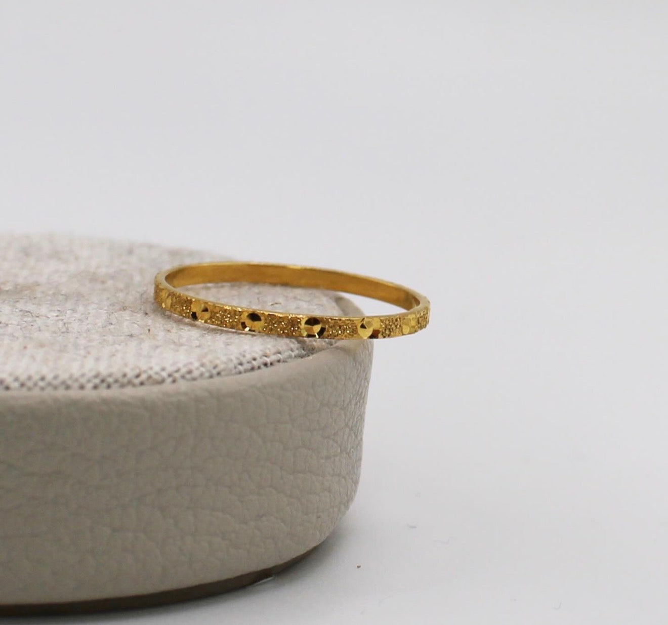 Dainty Band Ring | 18carat