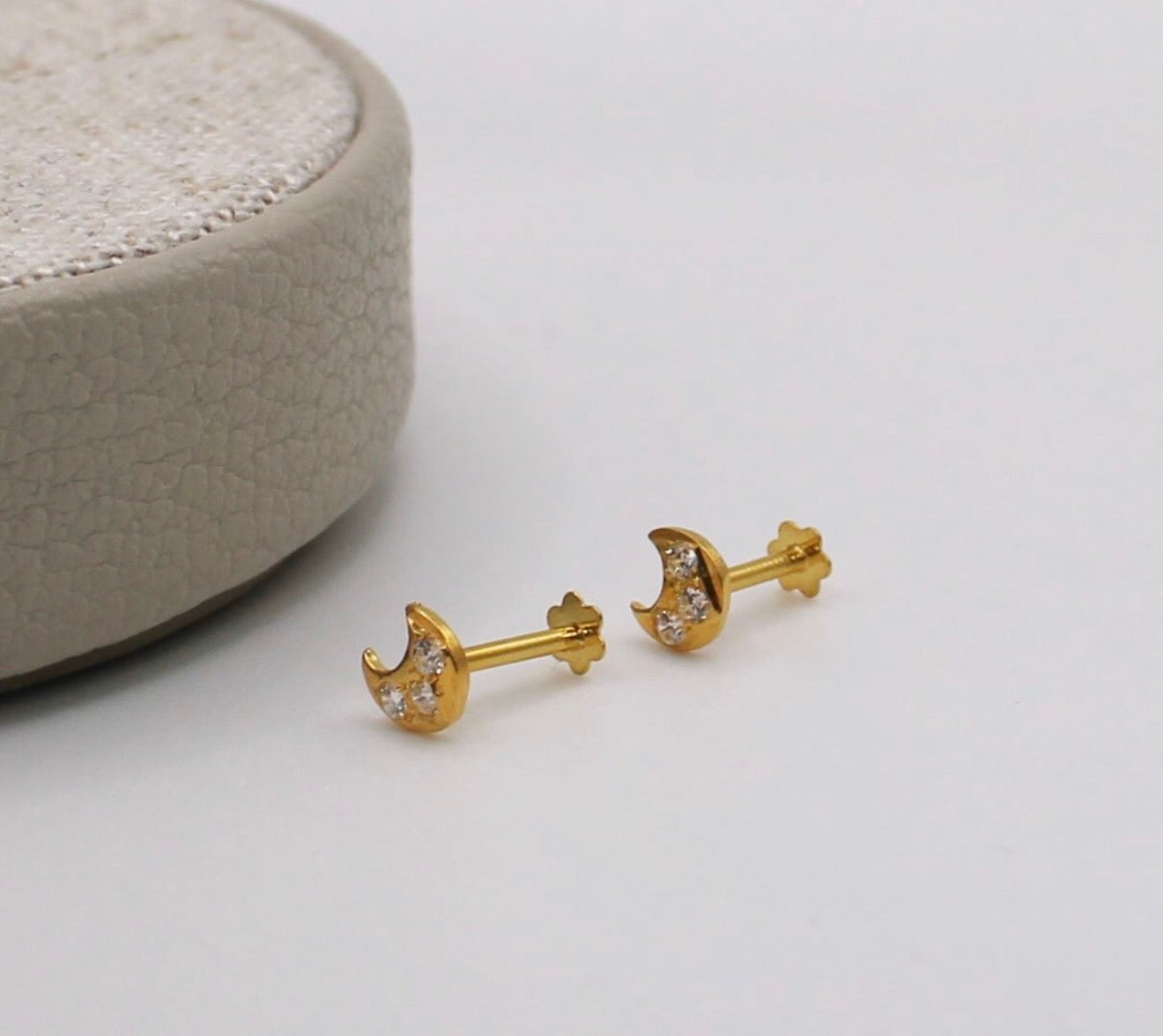 Mini Moon Studs | 4.5mm