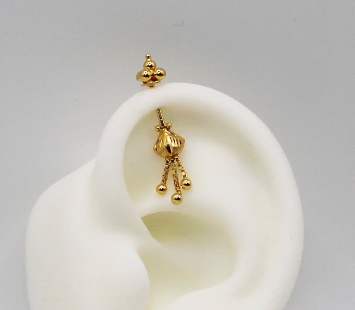 Vertical Helix Chain Stud