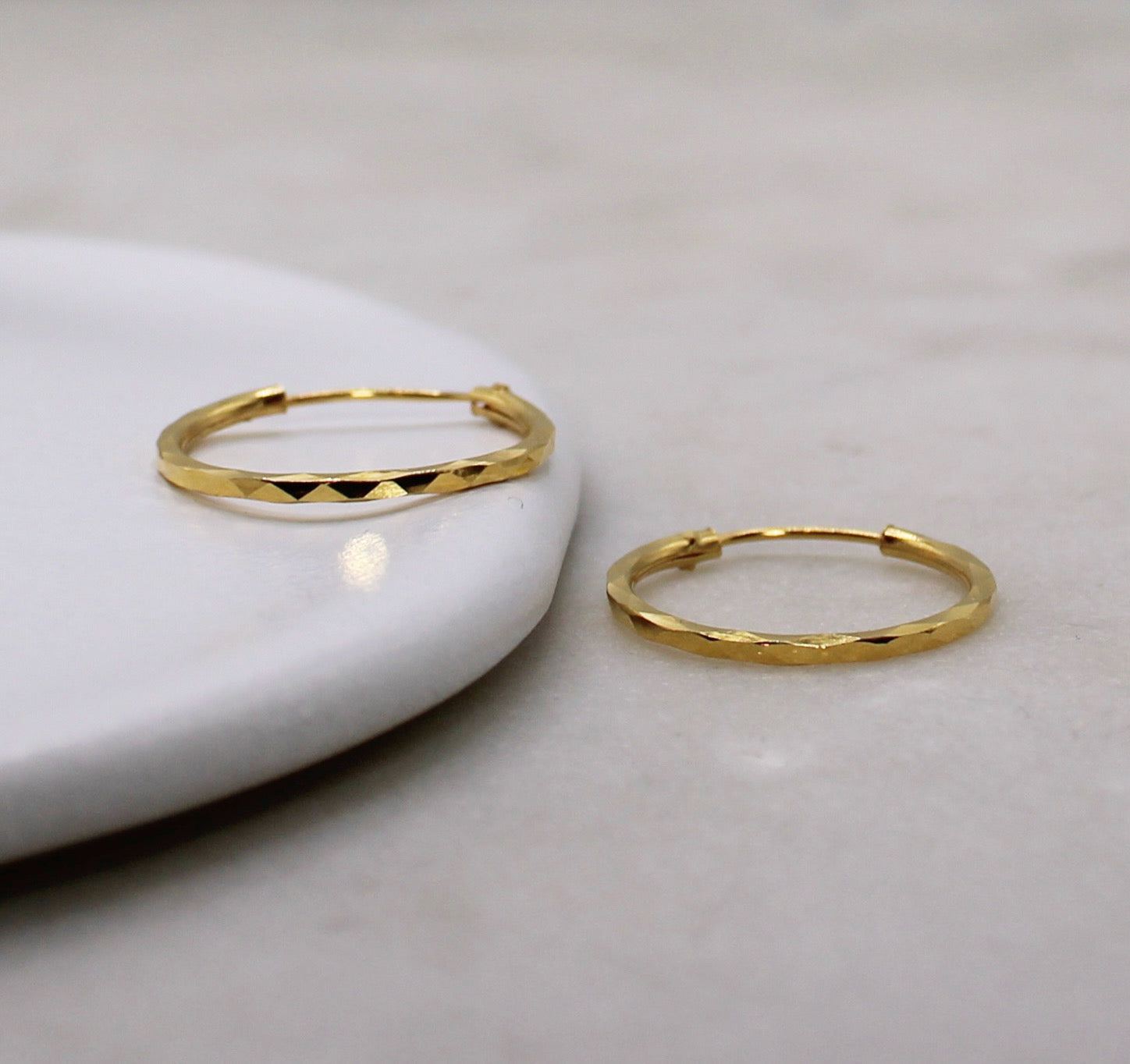 14mm Lightweight Diamond-cut Hoops