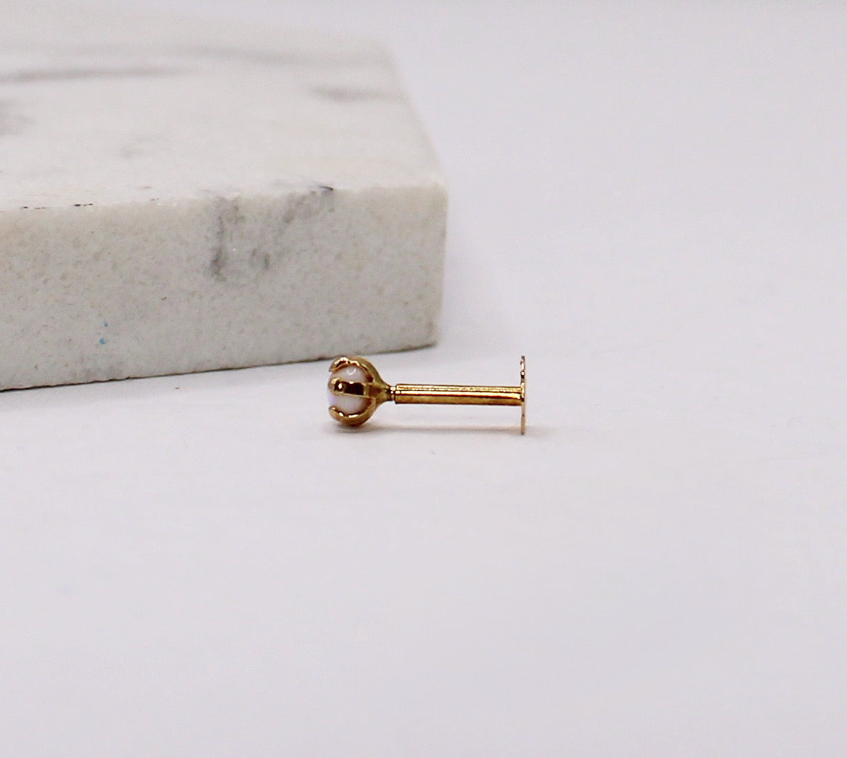 Holographic Pearl Stud