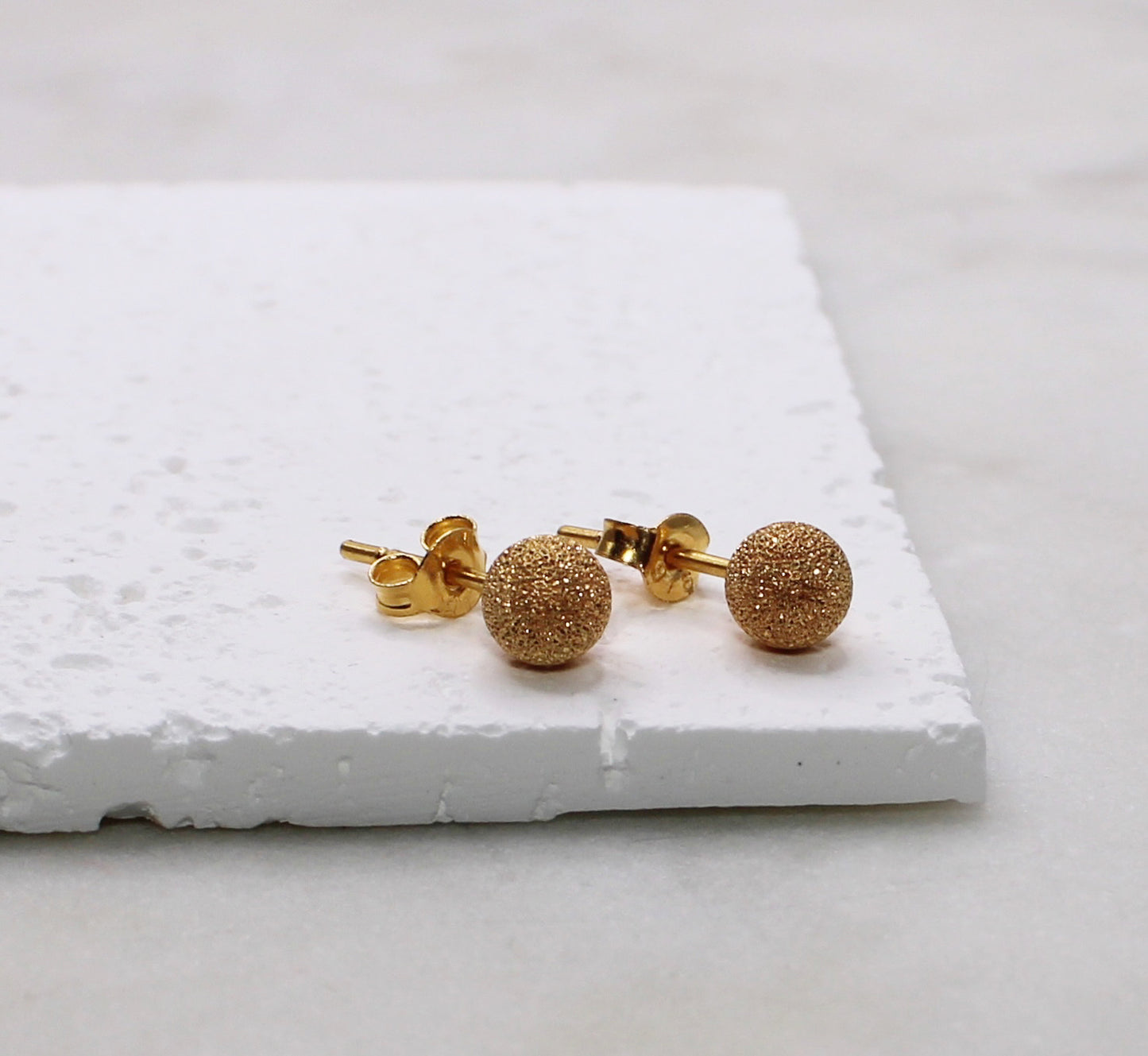 Duster-ball 22carat Studs