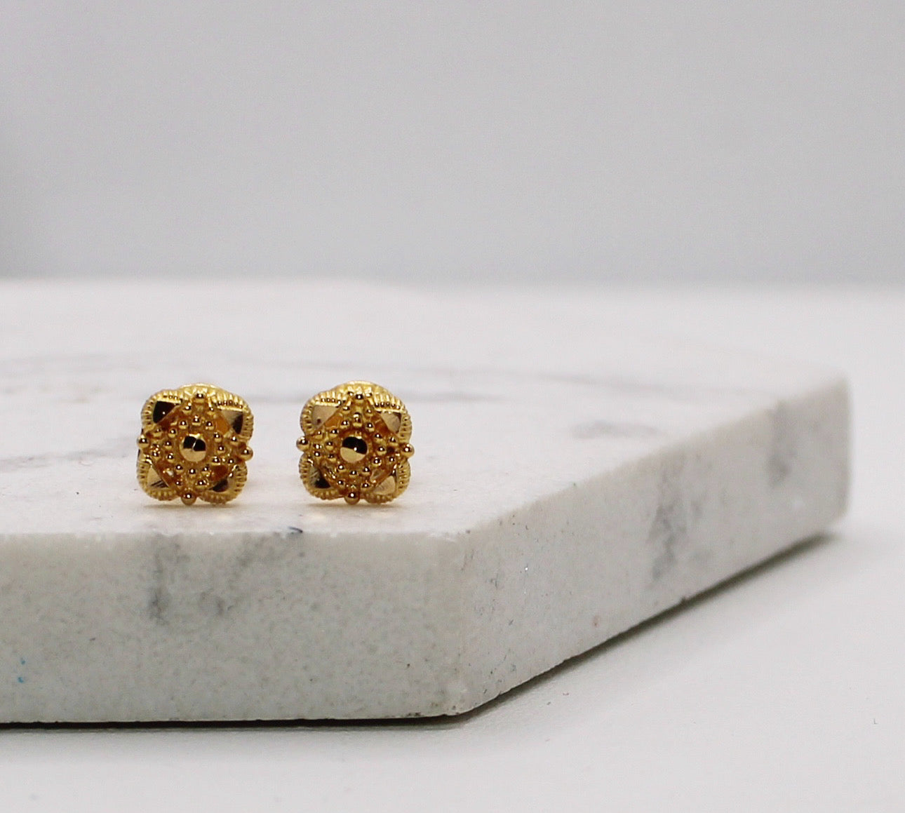 Super-mini 22carat Square Studs