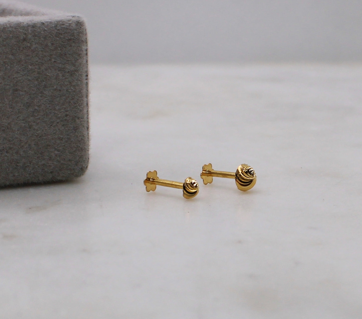 Swirly Stud (single piece)