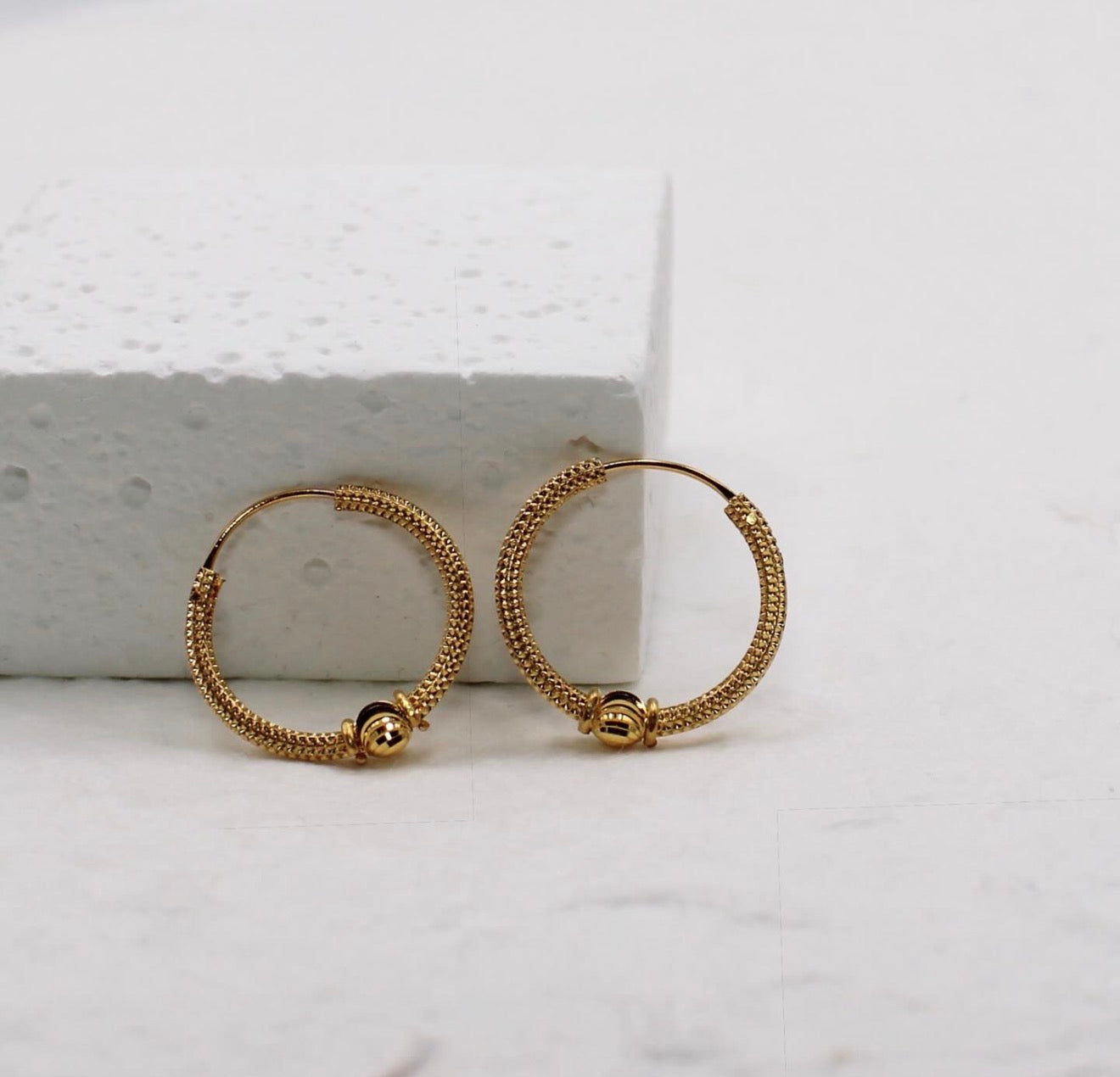 Detailed Medium Hoops | 18carat
