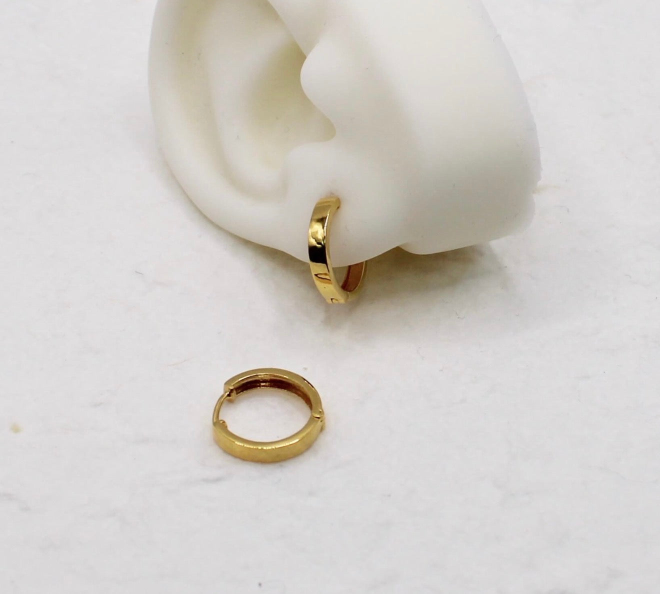 Minimal Wide Huggies | 12mm