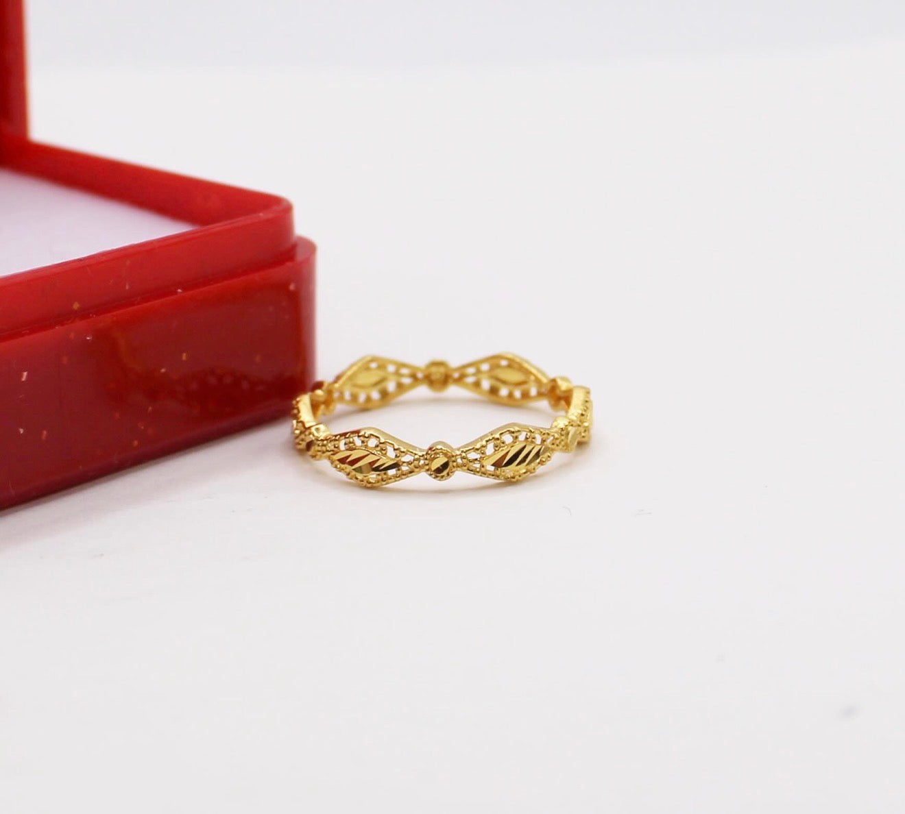 Dainty Wavy Ring | size L