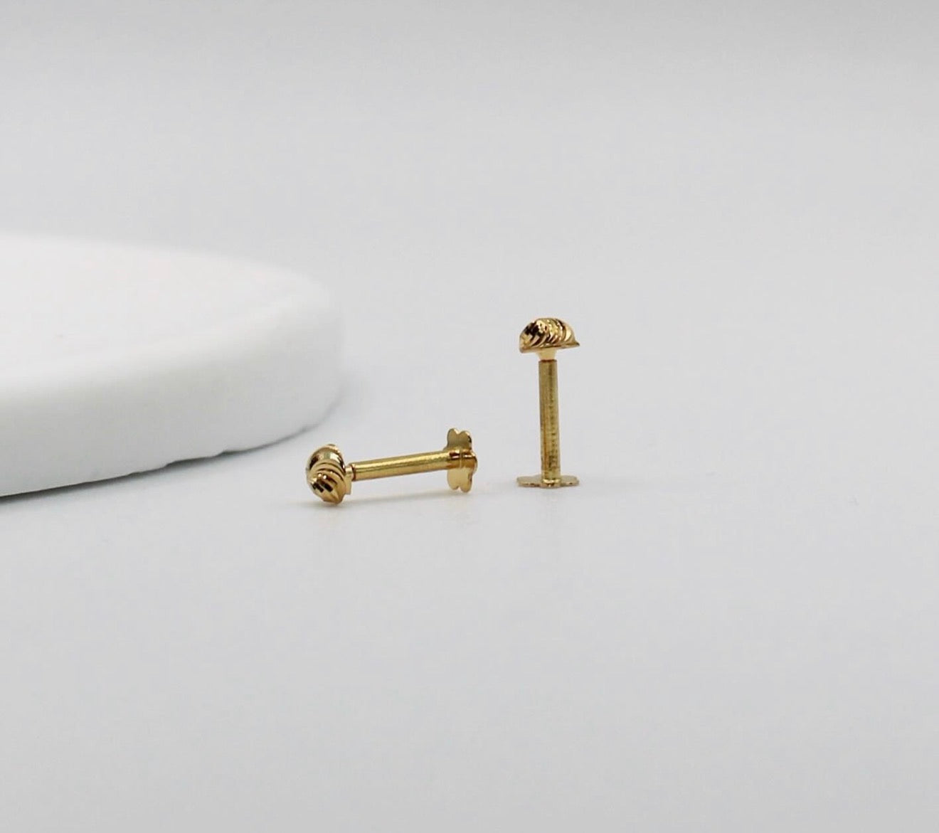 Swirly Studs | 2.8mm