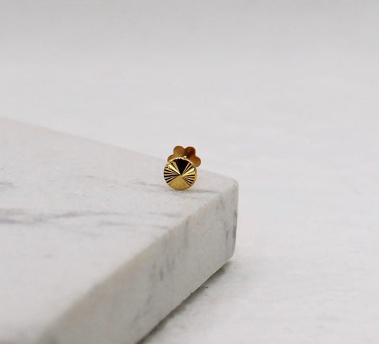 Round Detailed Flat Stud