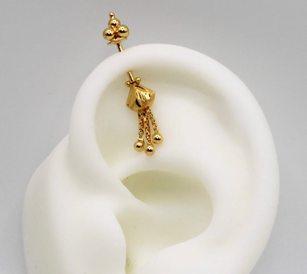 Vertical Helix Chain Stud