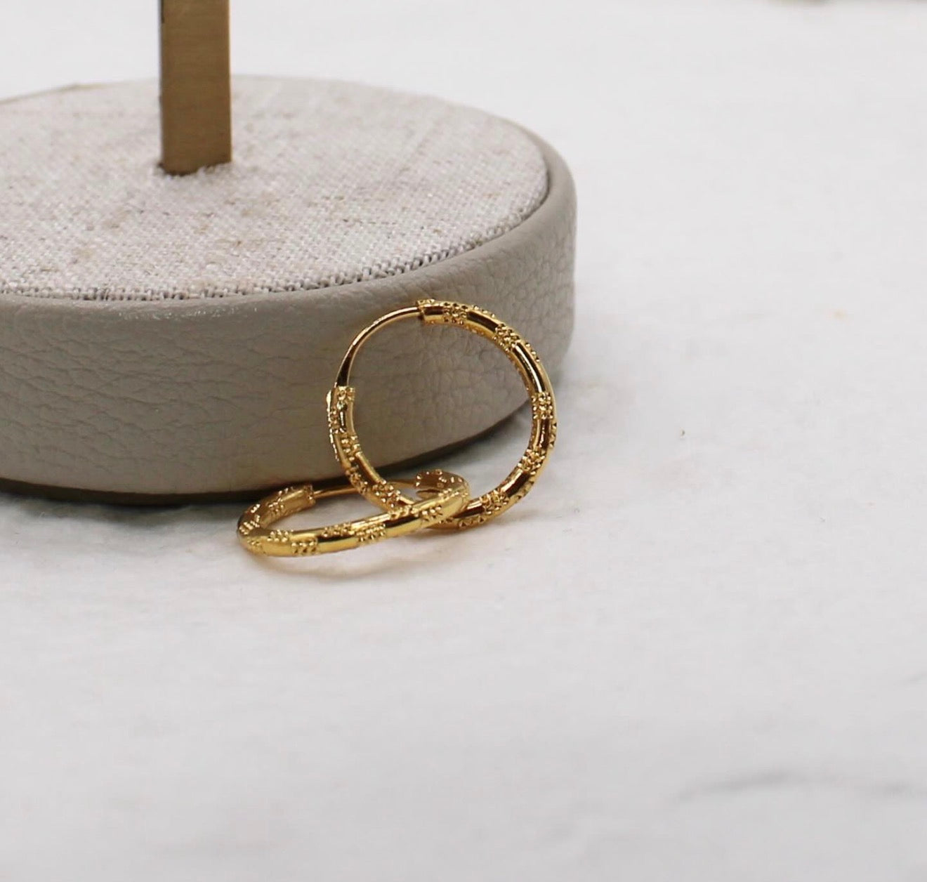 Small Detailed Hoops | 18carat
