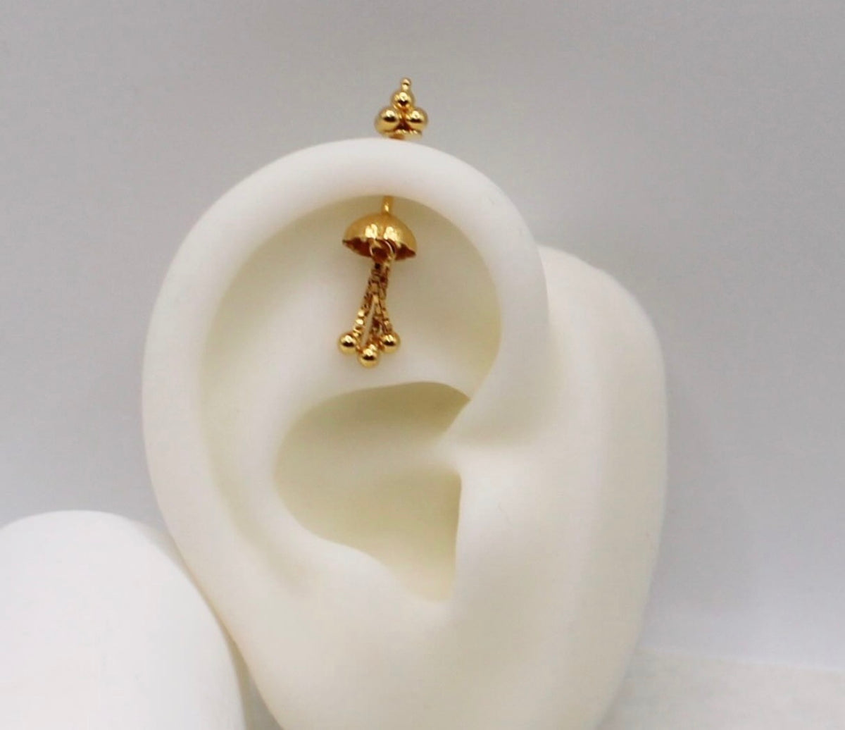Chain Detail Vertical Helix Stud