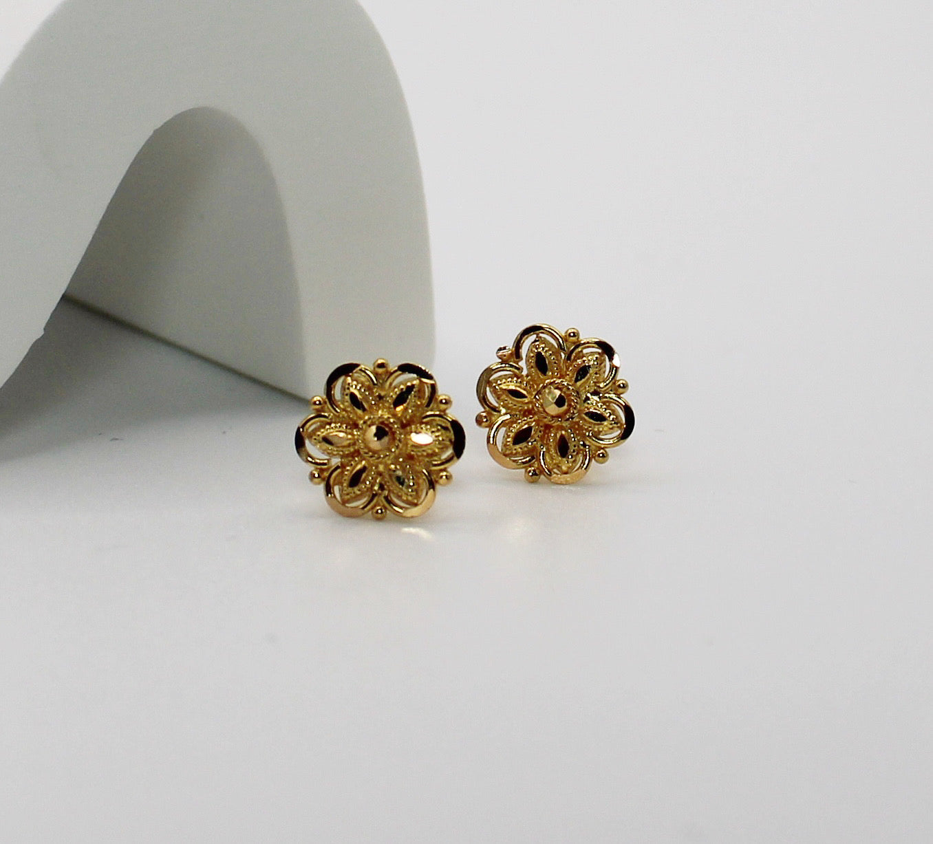 22carat Flowery Studs