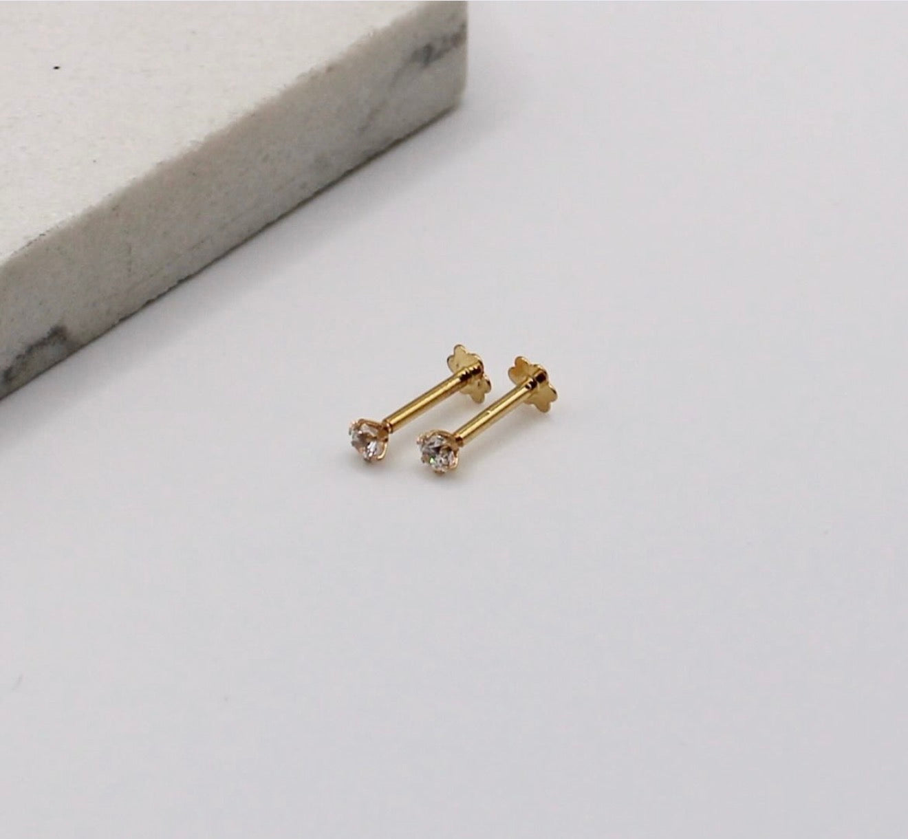 Sparkly Studs | 2.5mm