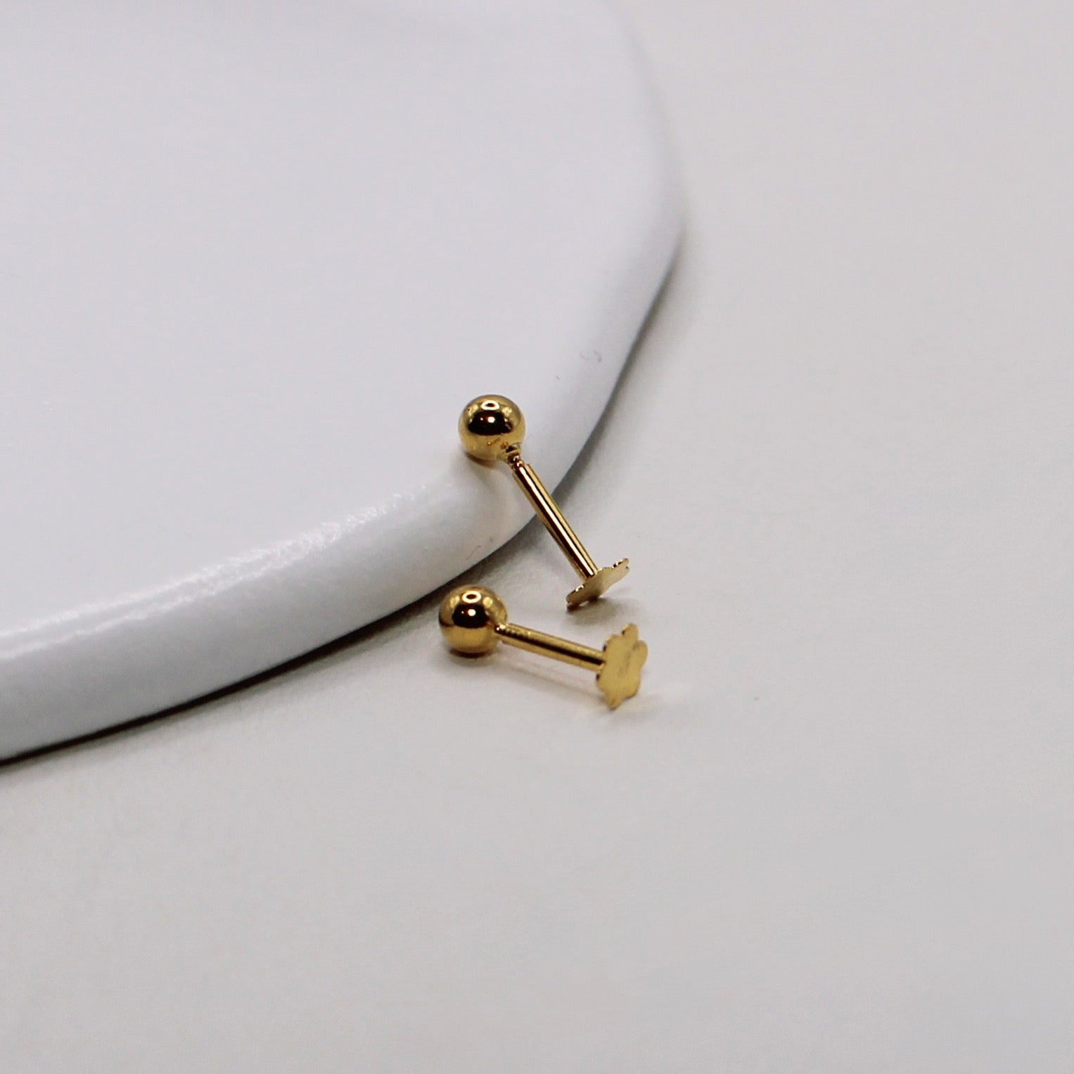 18carat 3mm Ball Studs