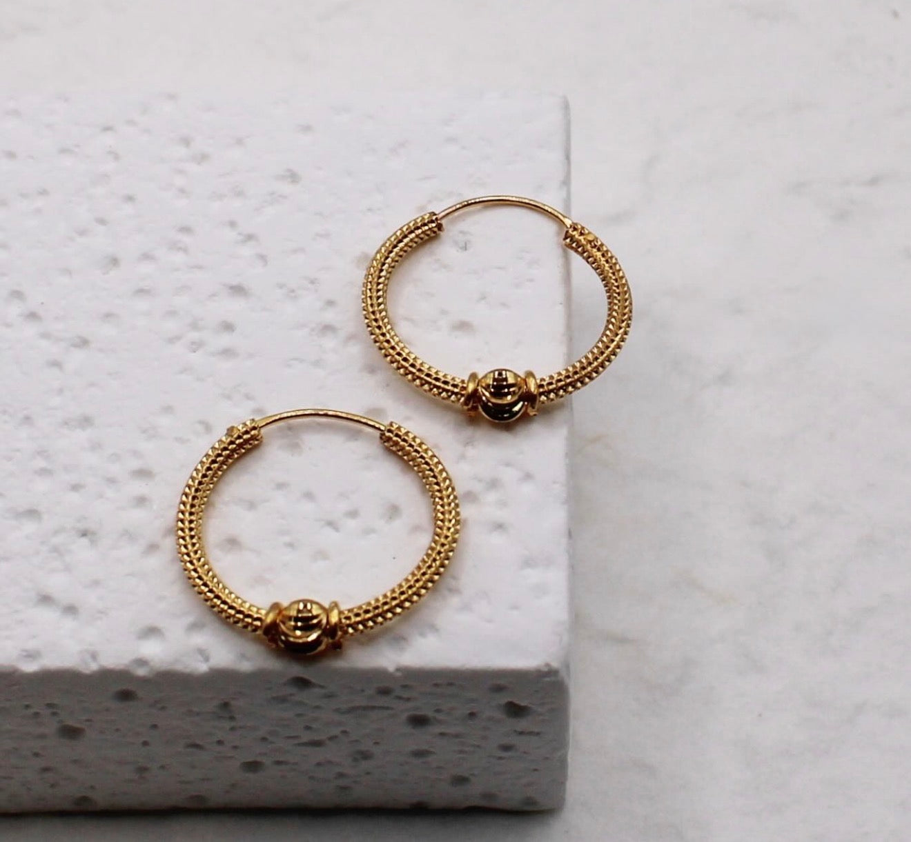 Detailed Medium Hoops | 18carat