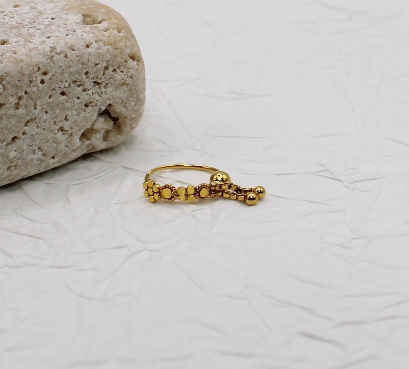 Detailed Chain Drop Hoop | 8.5mm