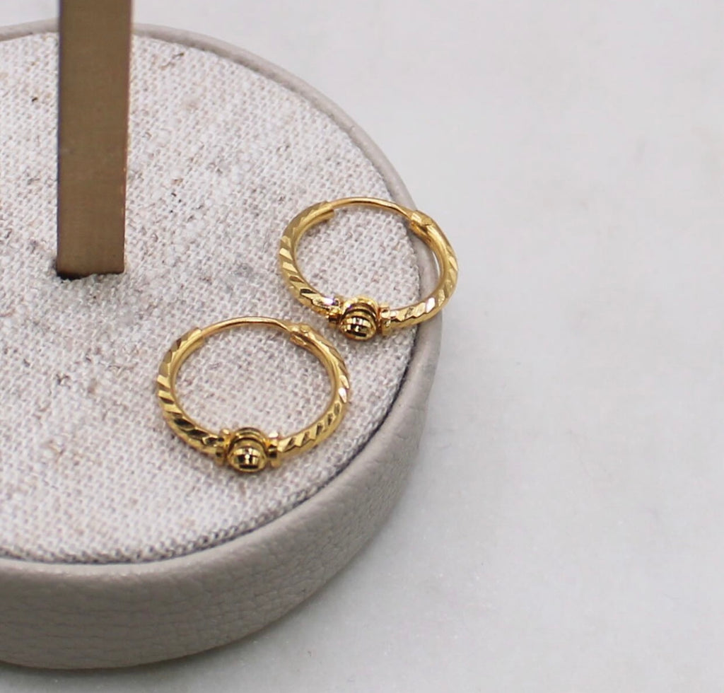 Small 22carat Hoops