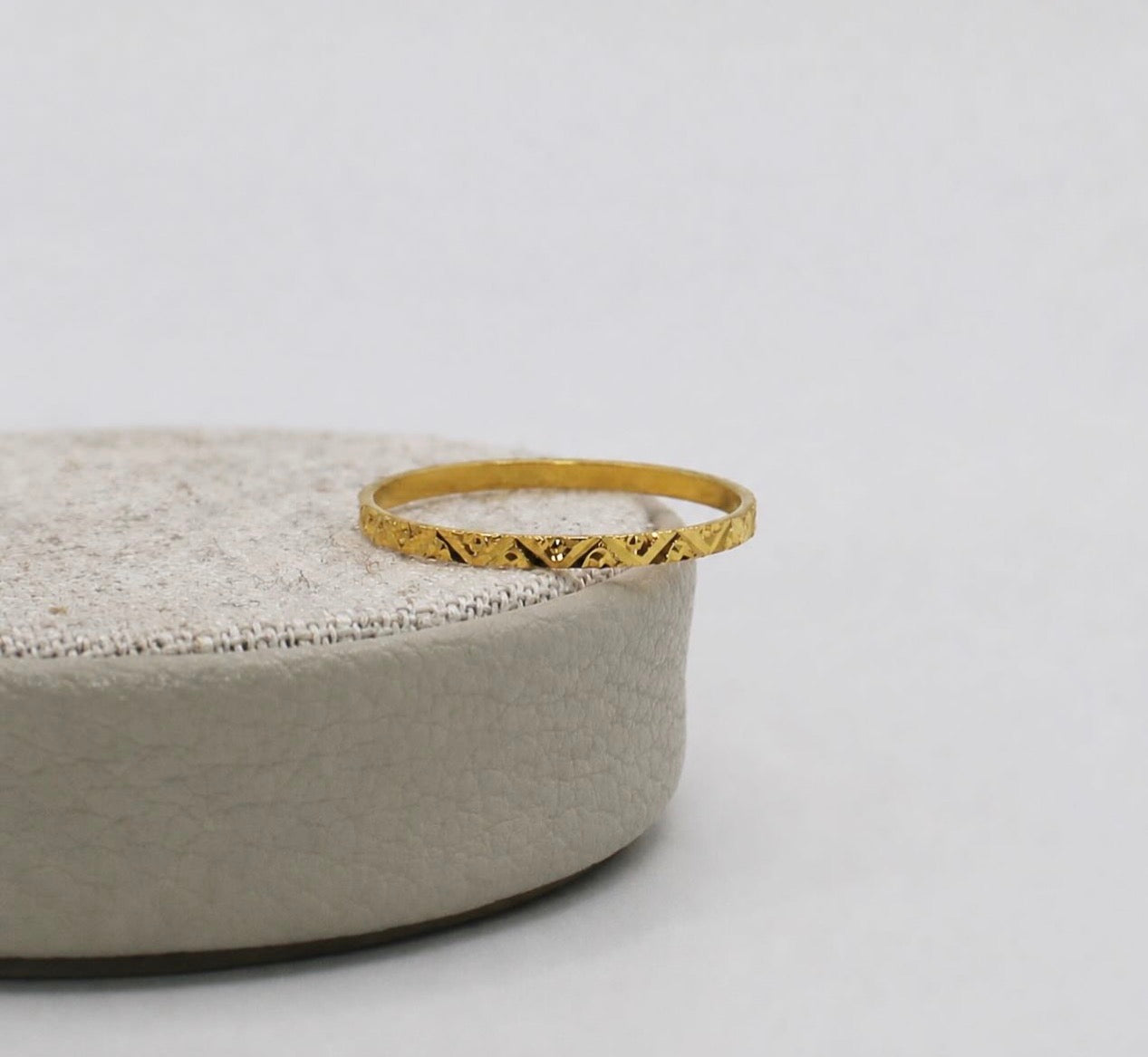Detailed Band Ring | 18carat