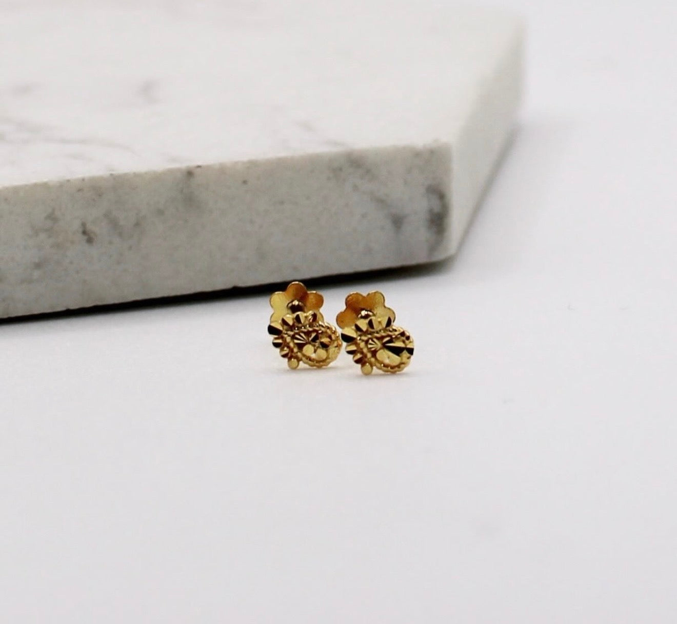 Gold Petal Studs | 4mm