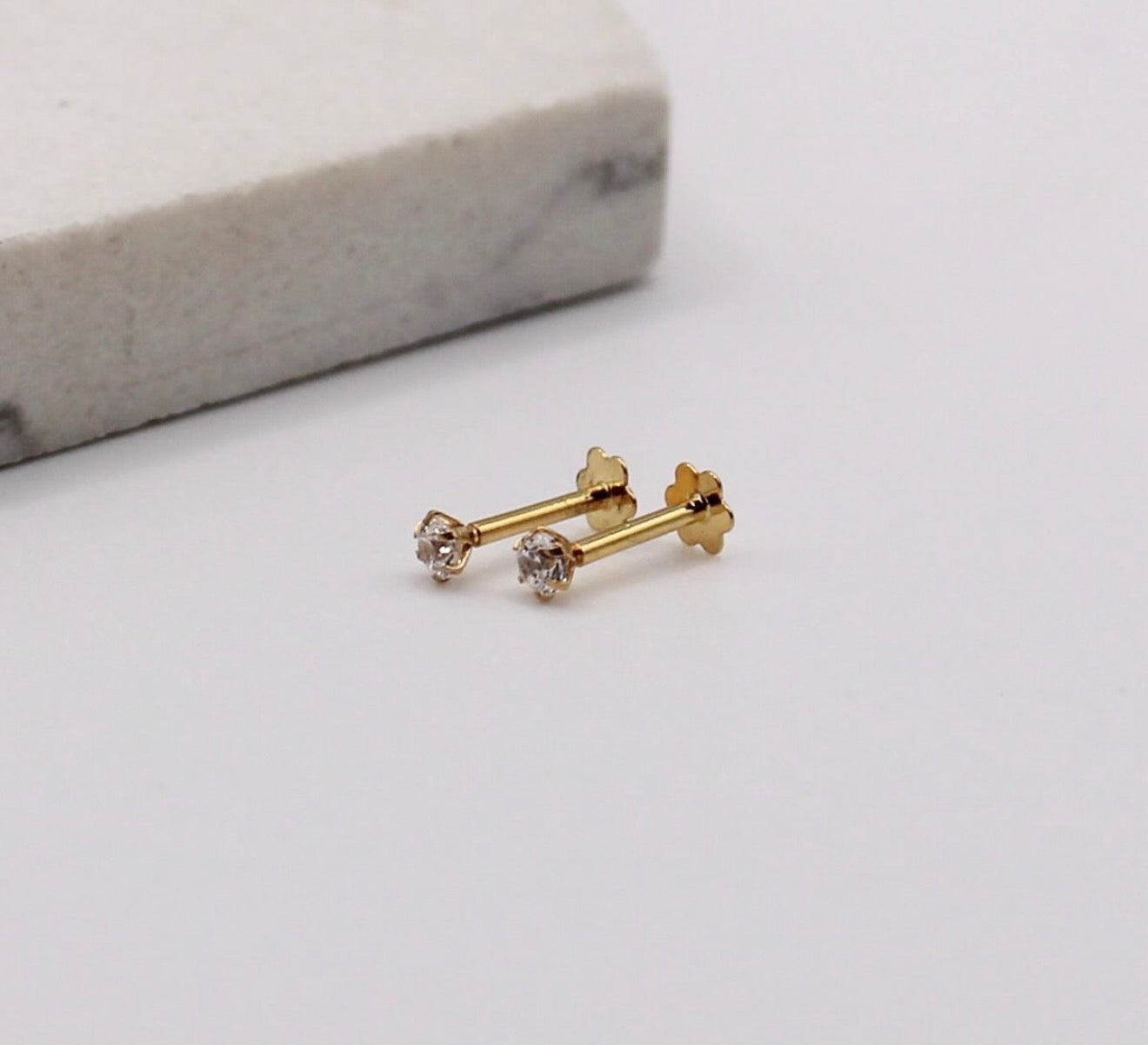 Sparkly Studs | 2.5mm