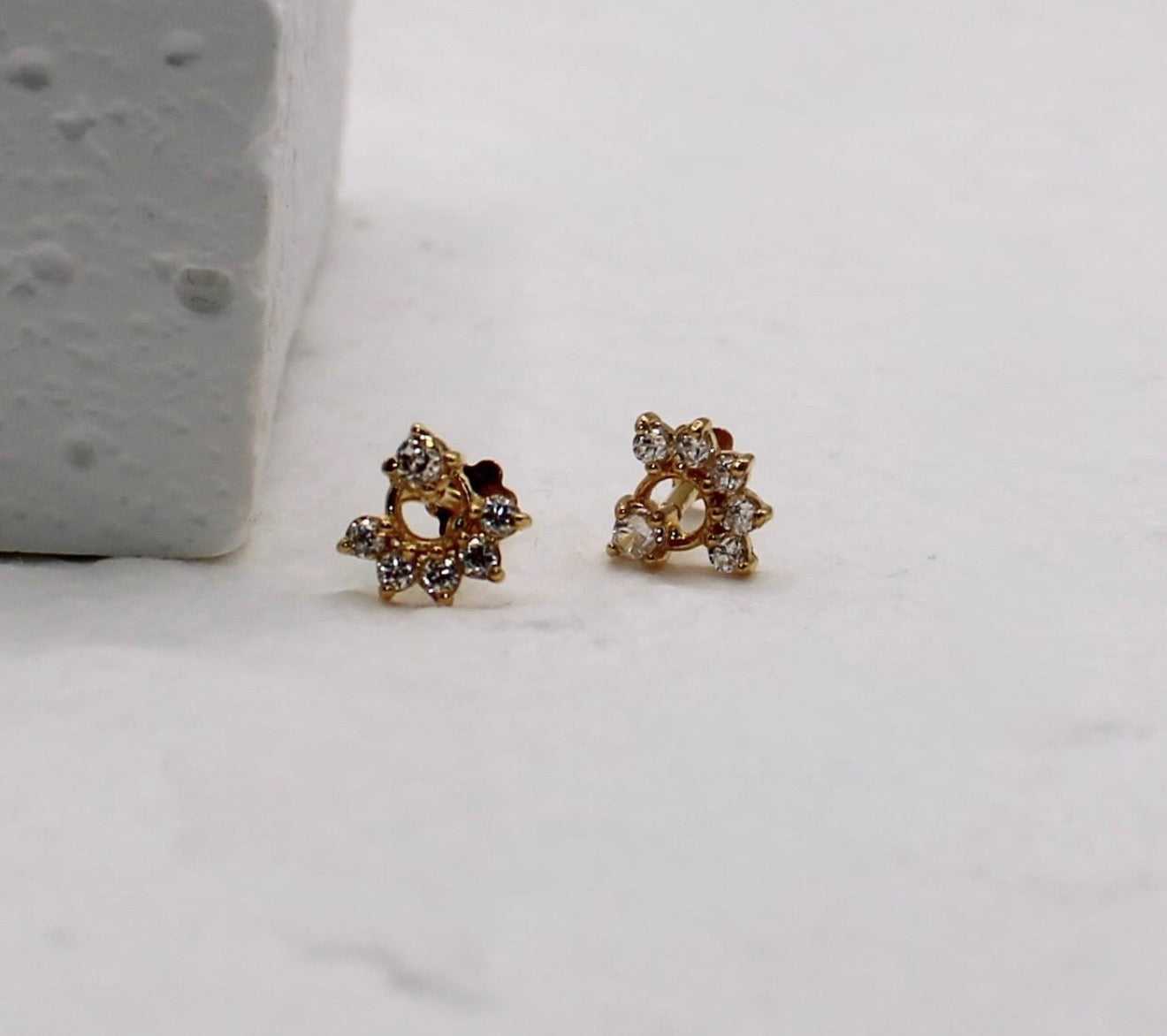 Pretty Studs | 6.5mm