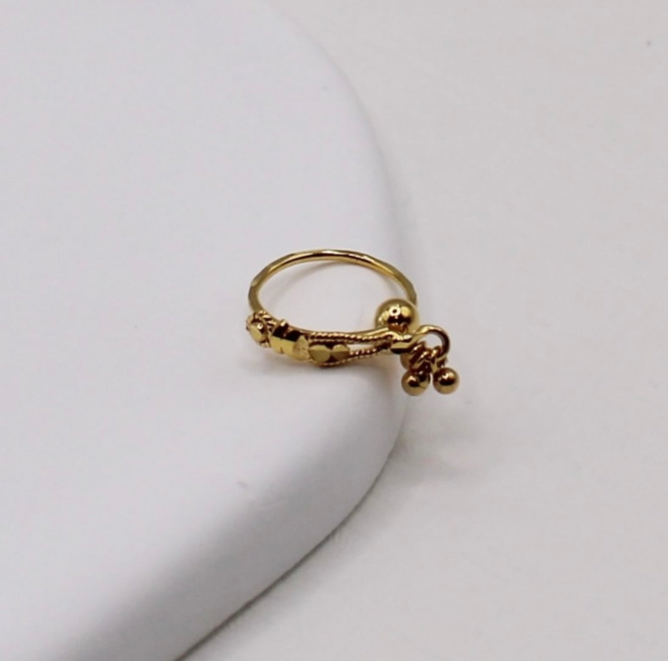 Dainty 3-ball Hoop