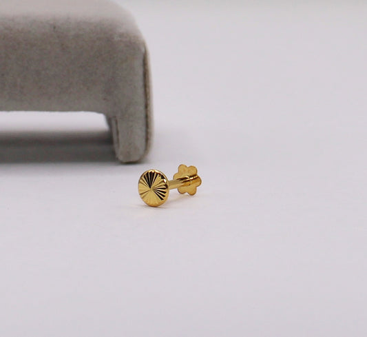Flat Detailed Stud