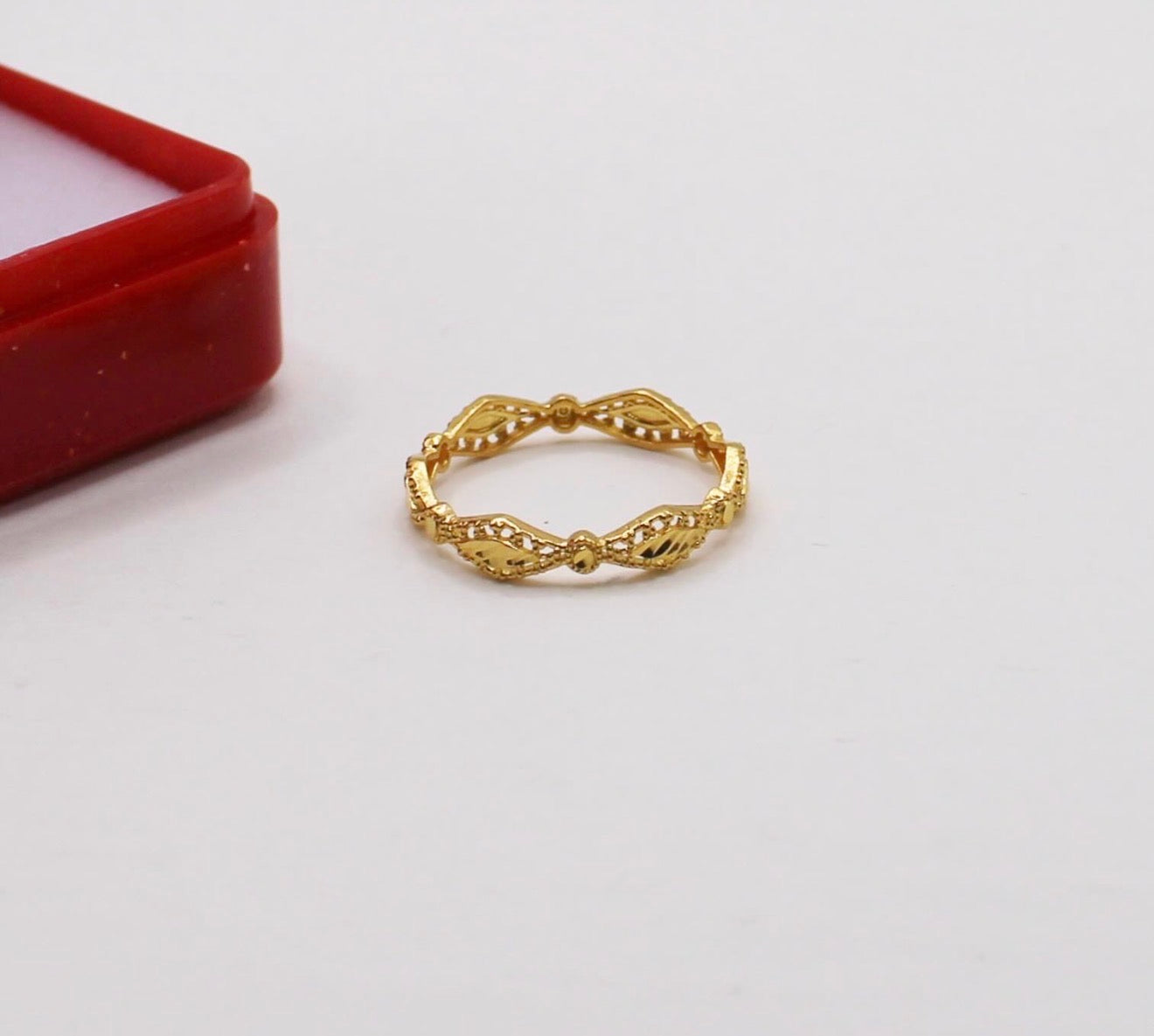 Dainty Wavy Ring | size L